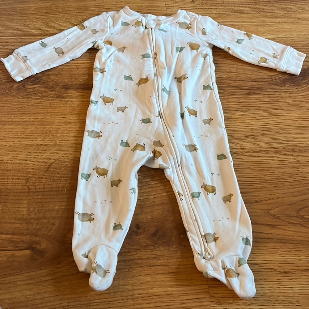5/$10 Carter’s White Sheep Sleep and Play Pj 9m